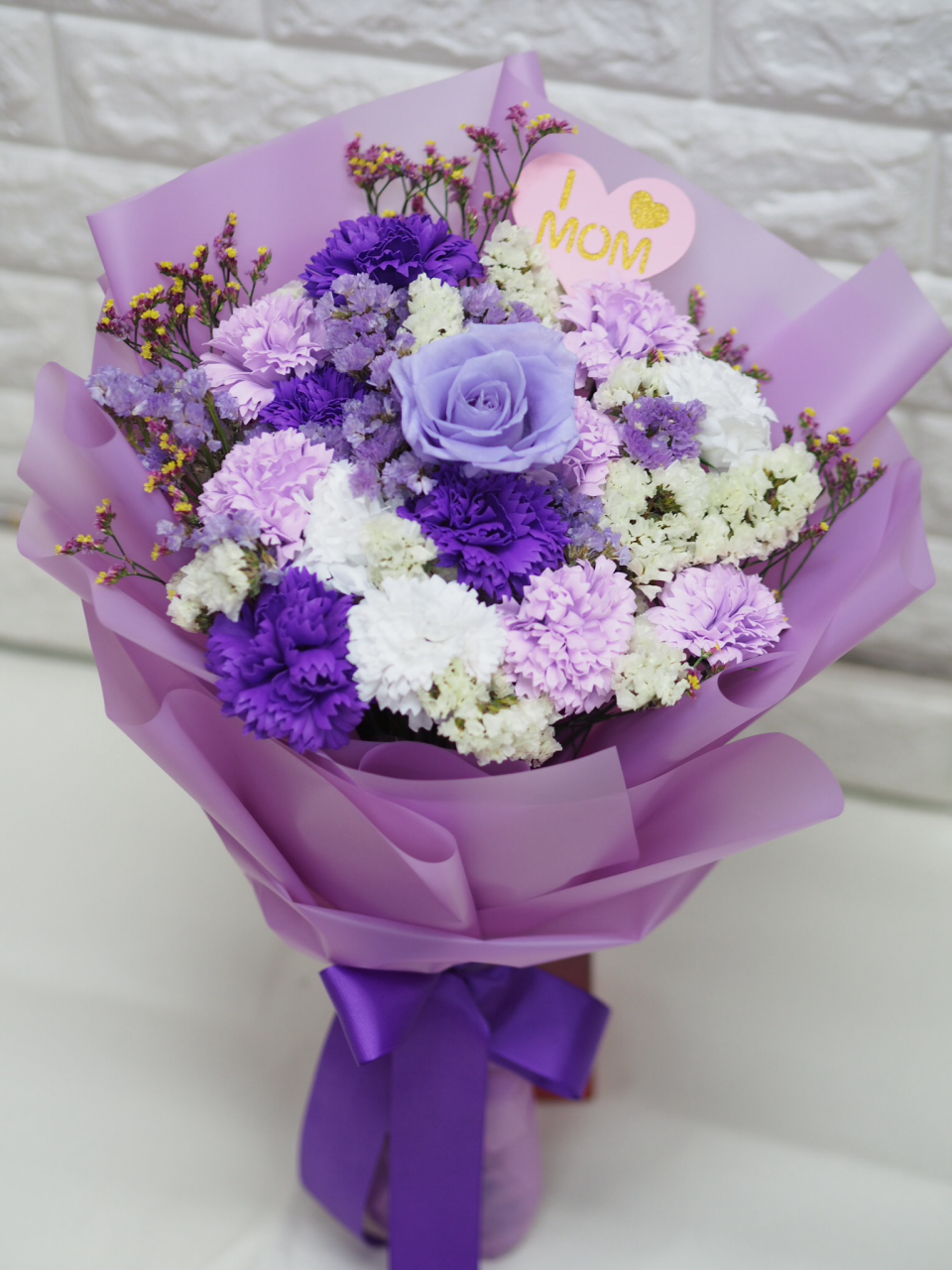 可永久保存*玫瑰保鮮花配康乃馨番梘花花束（淺紫系）
