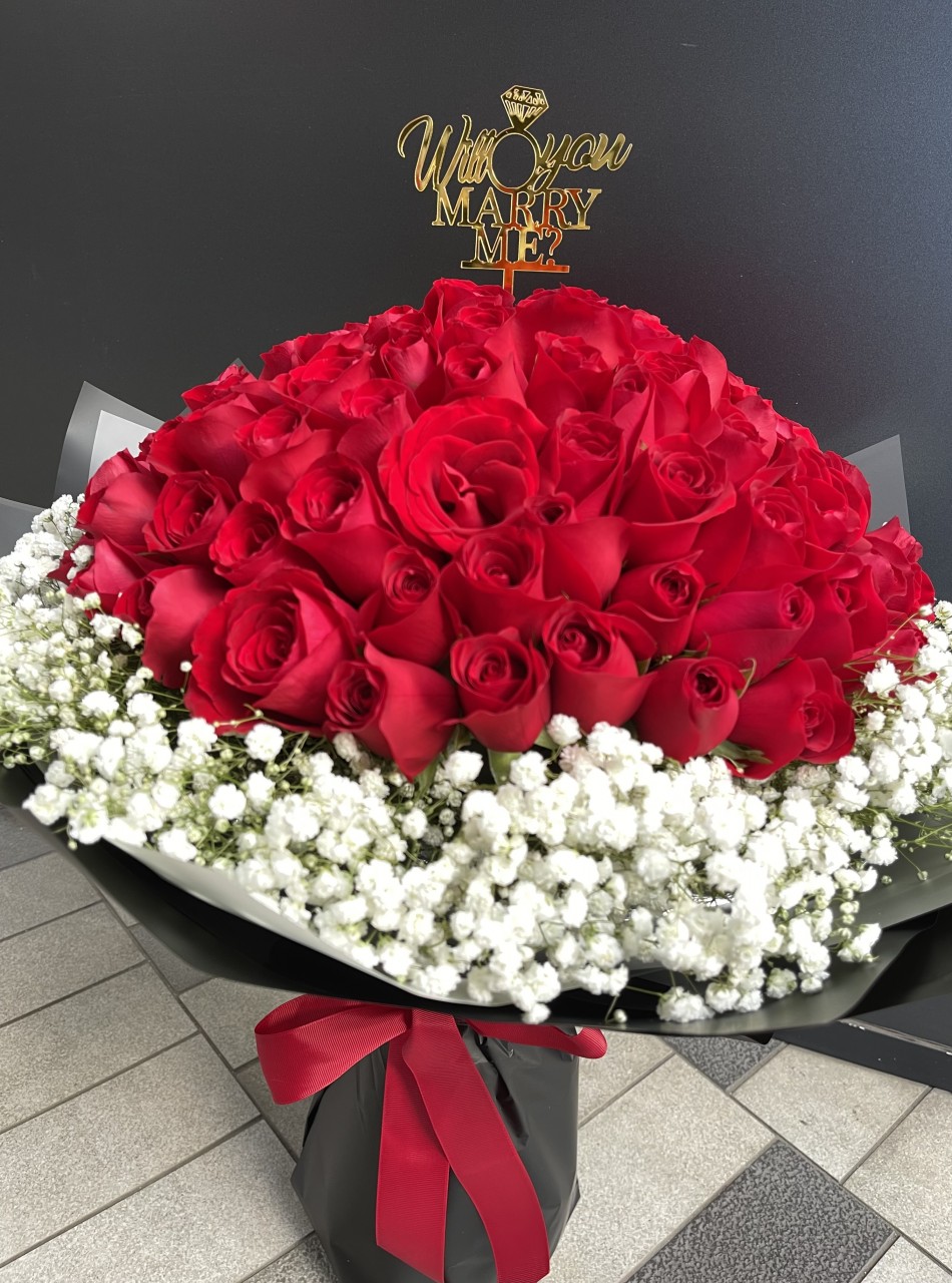 限時優惠-人氣求婚之選*99枝紅玫瑰滿天星花束$1598*