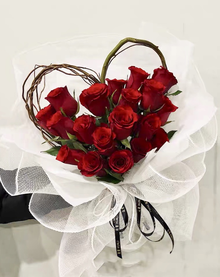 *網紅推介*18枝心形紅玫瑰花束*
